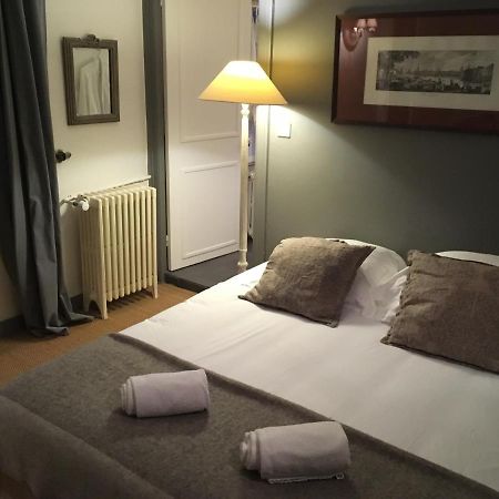 Bed and Breakfast Vue Sur Cour La Rochelle  Exterior foto