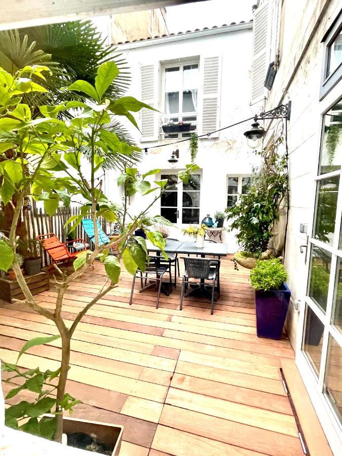 Bed and Breakfast Vue Sur Cour La Rochelle  Exterior foto