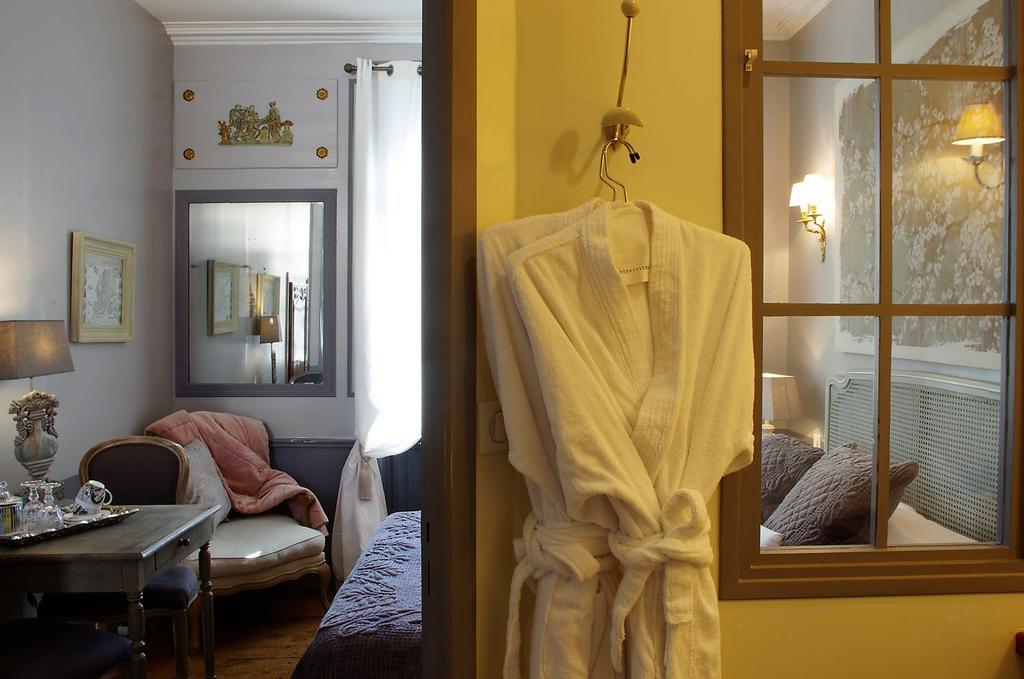 Bed and Breakfast Vue Sur Cour La Rochelle  Exterior foto
