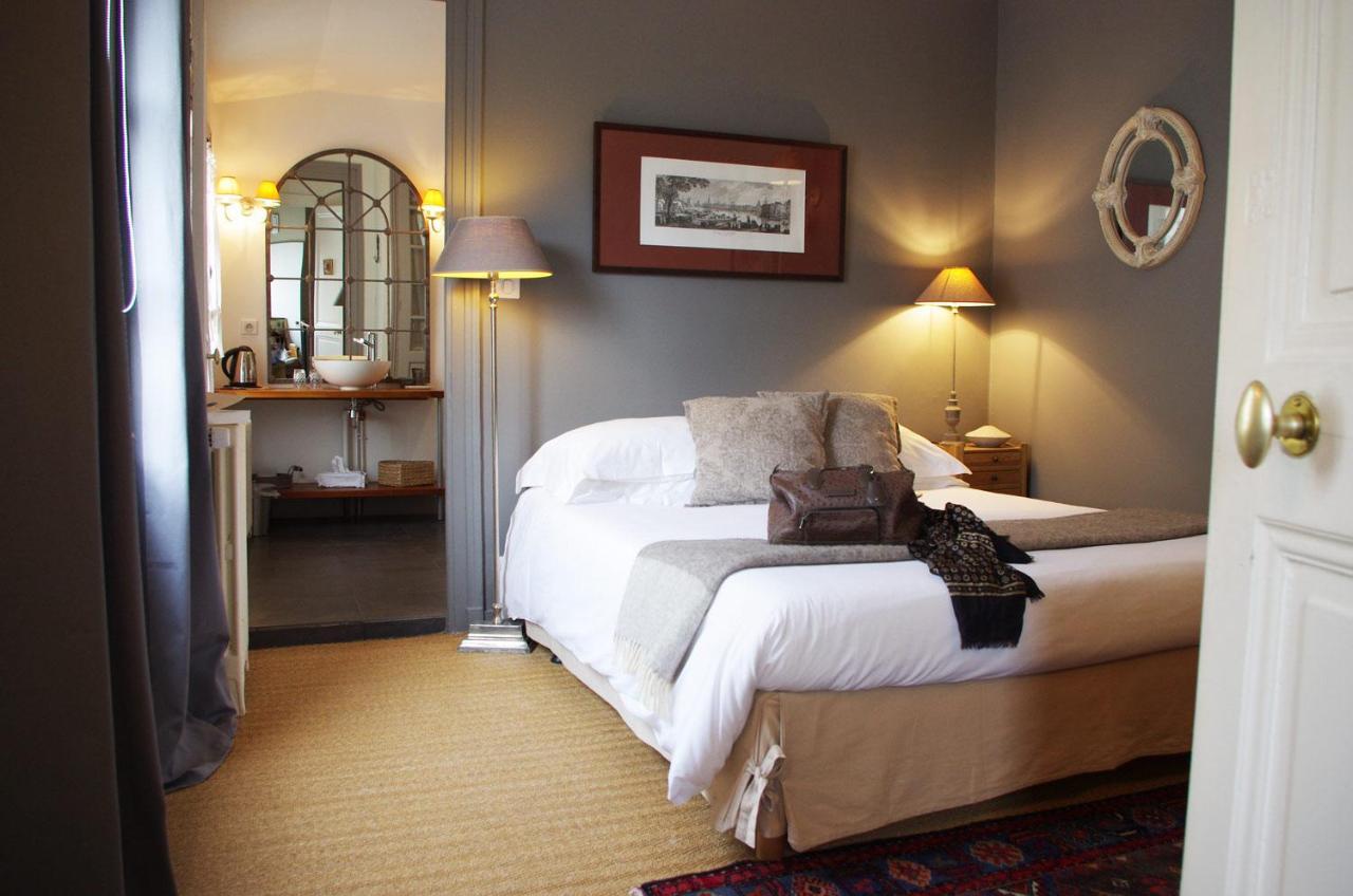 Bed and Breakfast Vue Sur Cour La Rochelle  Exterior foto